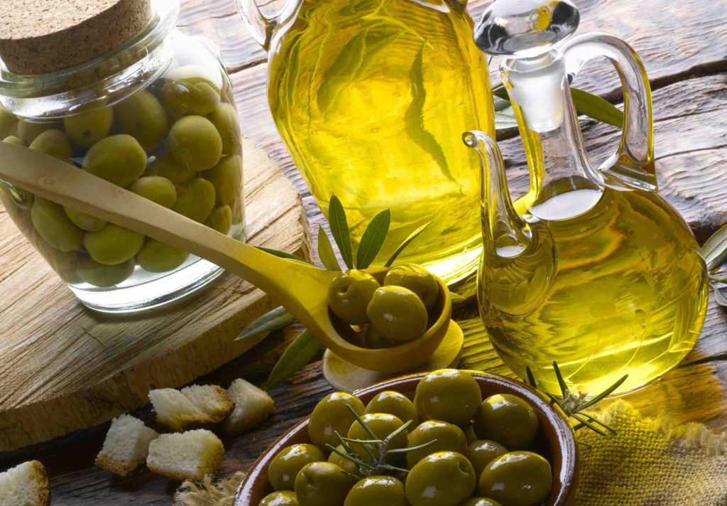 Оливковое масло для кожи лица - использование для массажа и масок