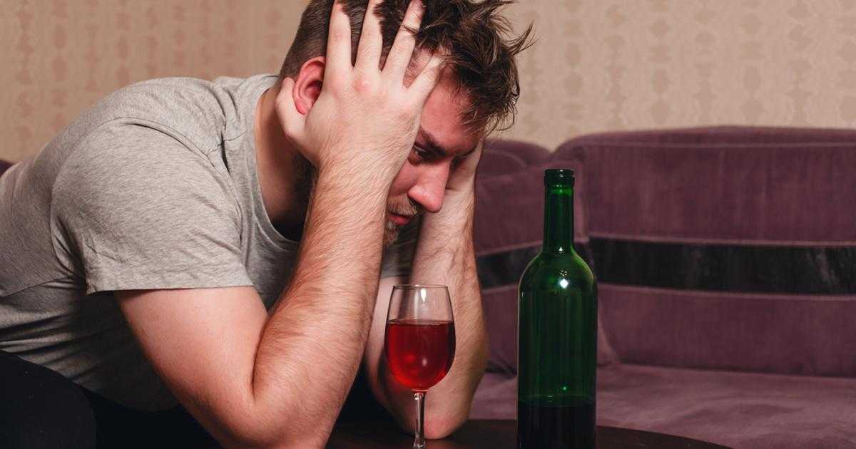 Почему нельзя употреблять алкоголь при стрессе, депрессии, для расслабления после работы?