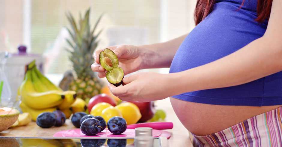 Можно ли беременным есть бананы на ранних и поздних сроках, в чем их польза и вред?