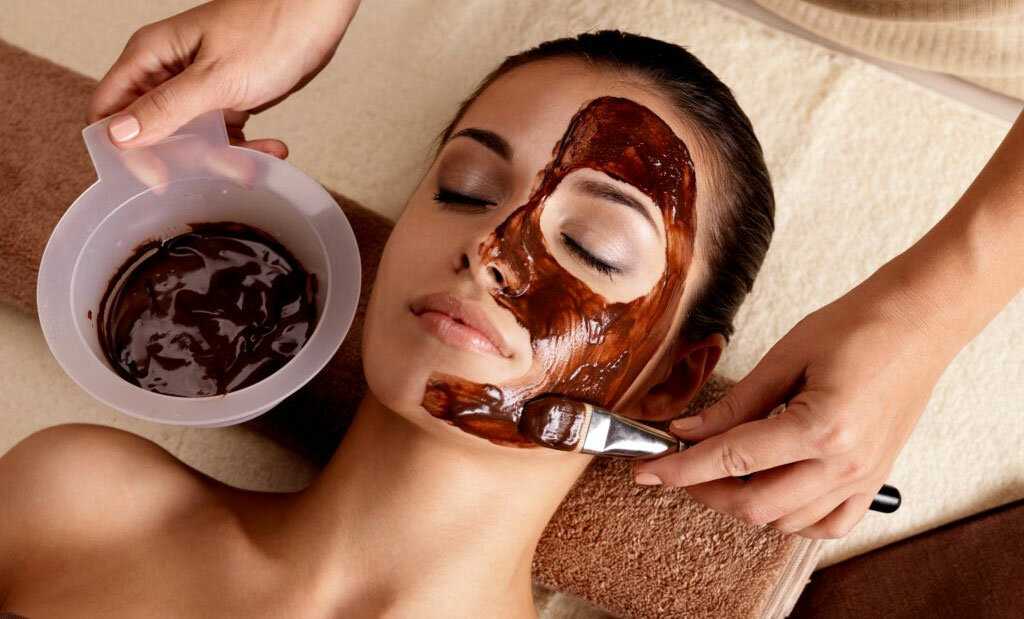 Наверно, самым востребованным косметическим продуктом является маска из какао, которую специалисты признали наиболее эффективным средством по уходу за лицом.