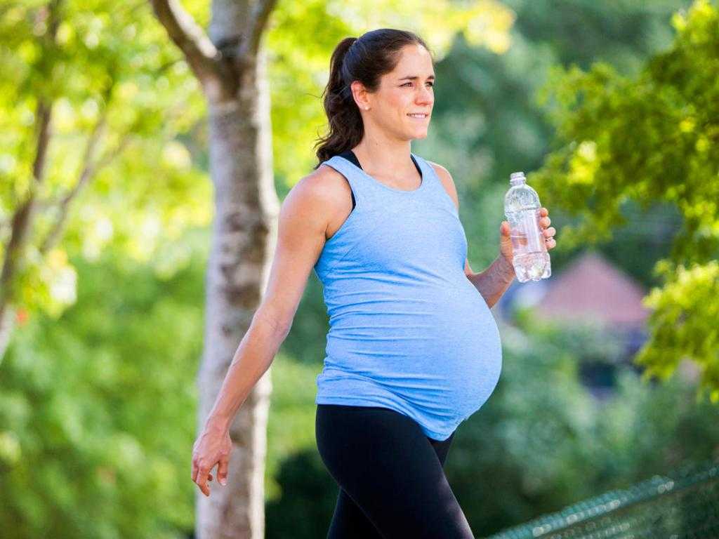 Можно ли бегать беременным, особенности занятия бегом на ранних и поздних сроках беременности
