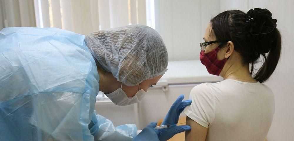Оксана драпкина: даже после вакцинации от covid-19 стоит носить маску