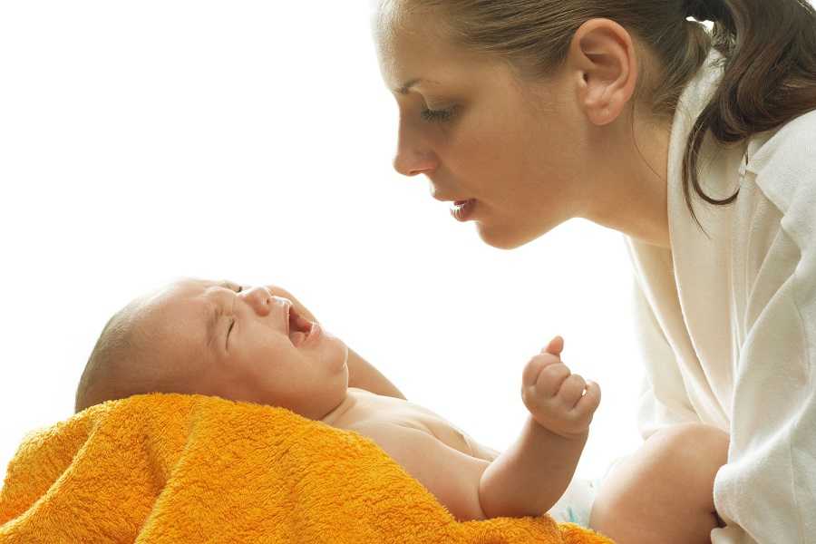 Физиологическая желтуха новорожденного – это появление желтого оттенка кожи у новорожденного ребенка спустя трое суток после рождения, которое может быть у здорового малыша.