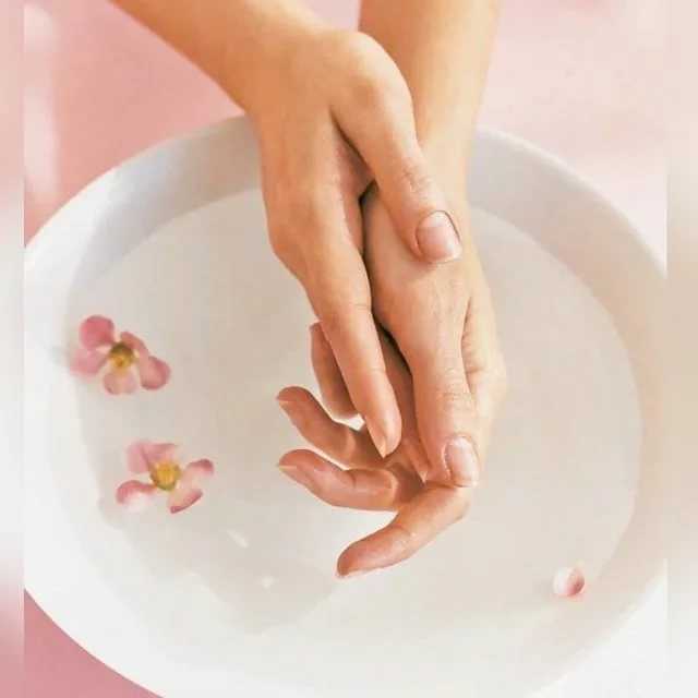 12 лучших кремов для сухой кожи рук — рейтинг 2020