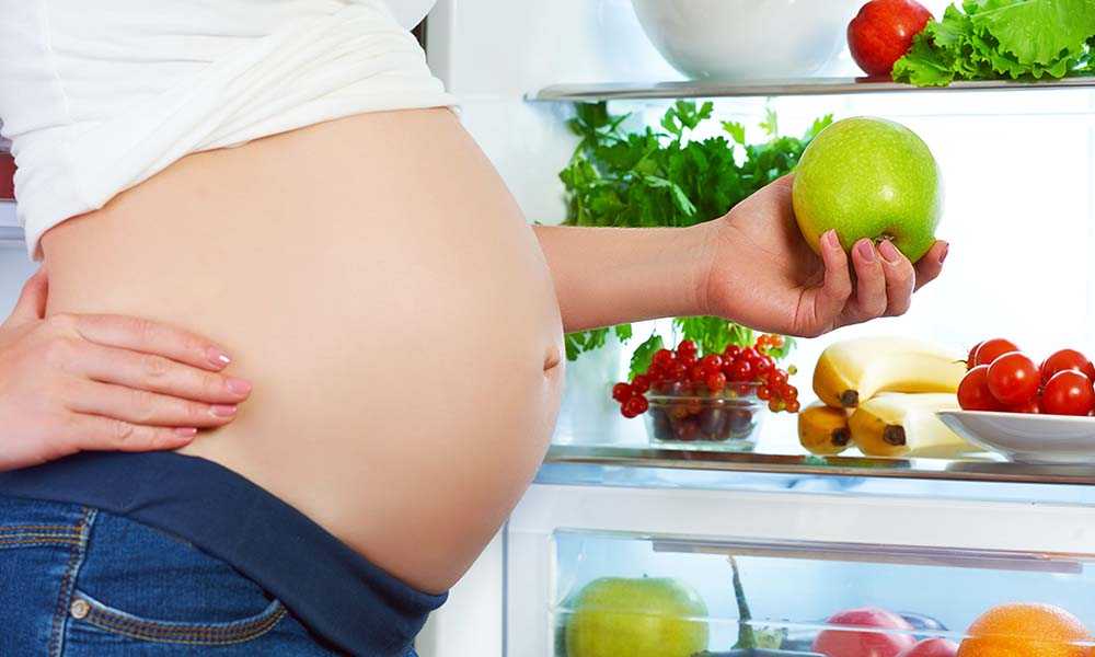 Вопрос правильного питания во время вынашивания ребенка волнуют всех будущих мам. И это не удивительно, так как проблема переедания при беременности довольно актуальна.
