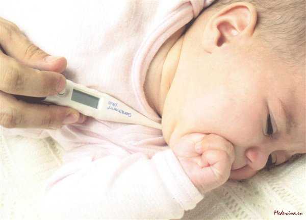 Какая должна быть температура у новорождённого ребёнка в 1 месяц: отклонения и причины