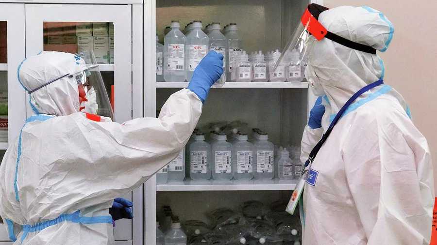 Биолог предрекла «железный занавес» между привитыми и непривитыми россиянами – новость о коронавирусе COVID-19 в России и мире