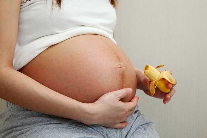 Бананы при беременности: можно или нельзя употреблять, в чем их польза и вред?