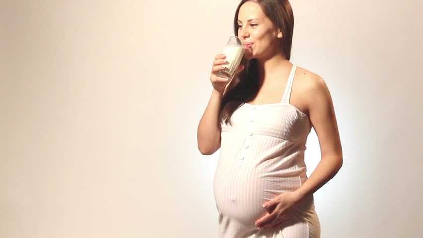Полезно ли беременным молоко